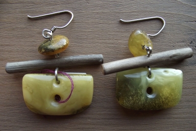 Amber earrings with wood sticks by Ieva Bluķe